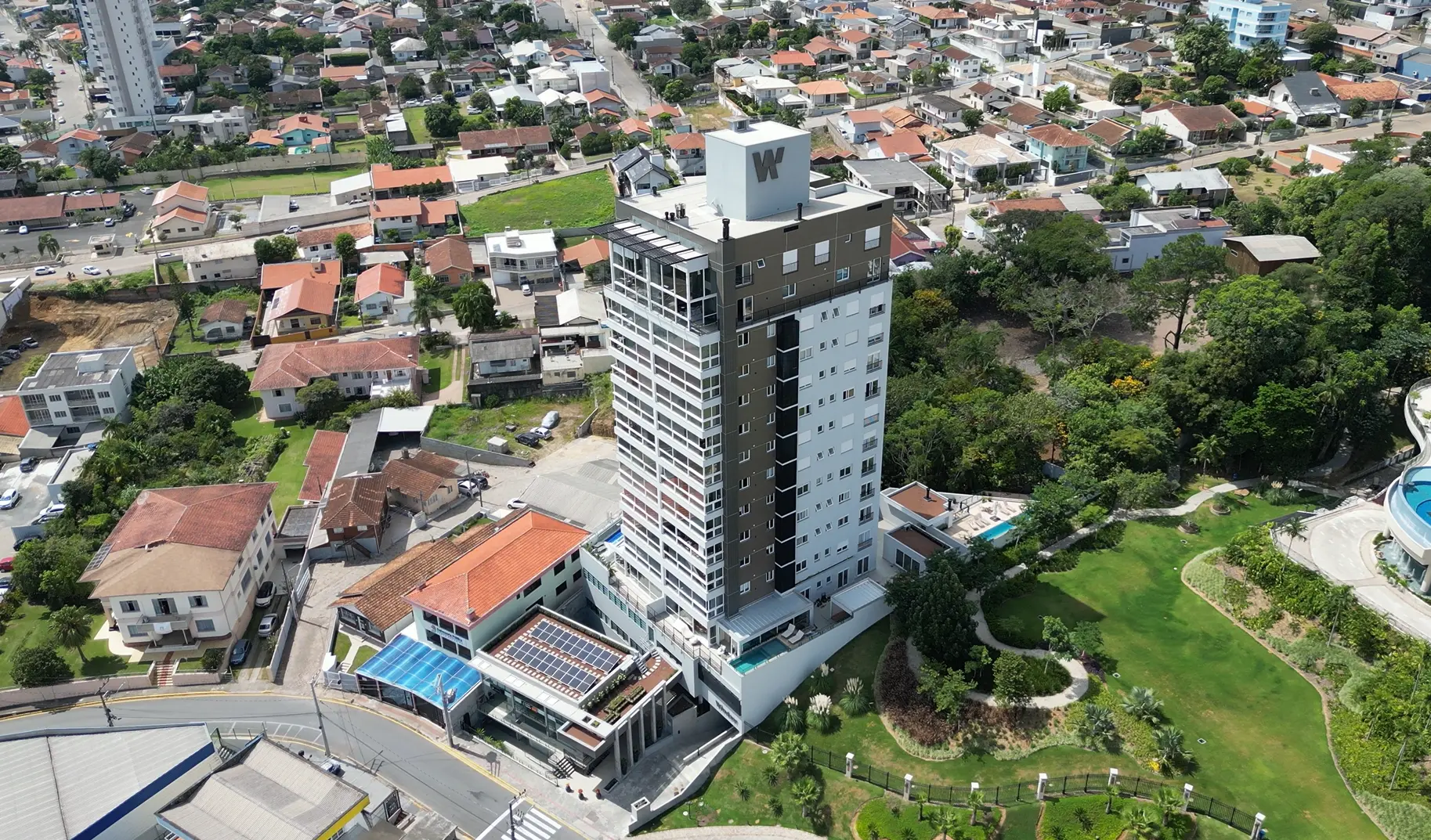 Vista aérea de edifício residencial sob gestão da Bem Morar